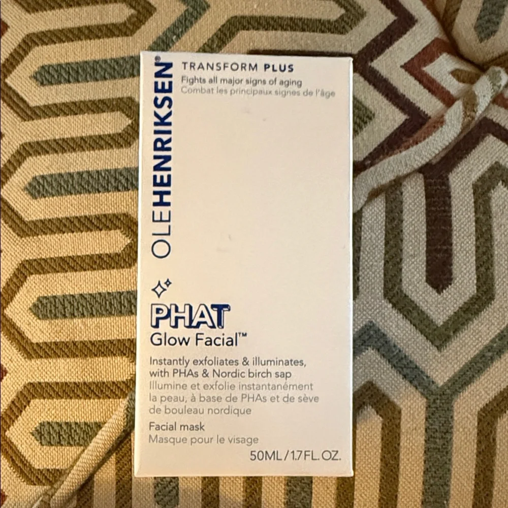 Ole Henriksen PHAT Glow Facial Mask - White & Blue Accents